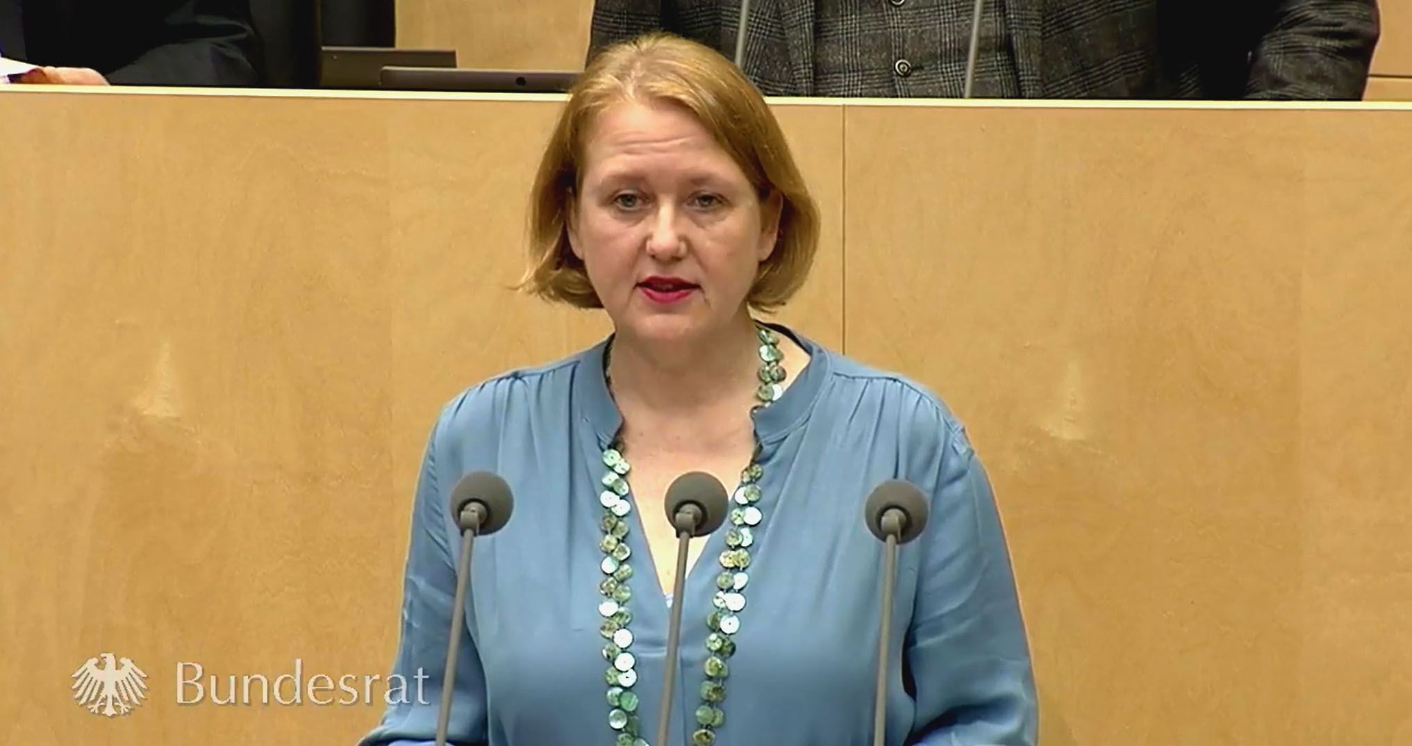 Lisa Paus hält eine Rede im Bundesrat 