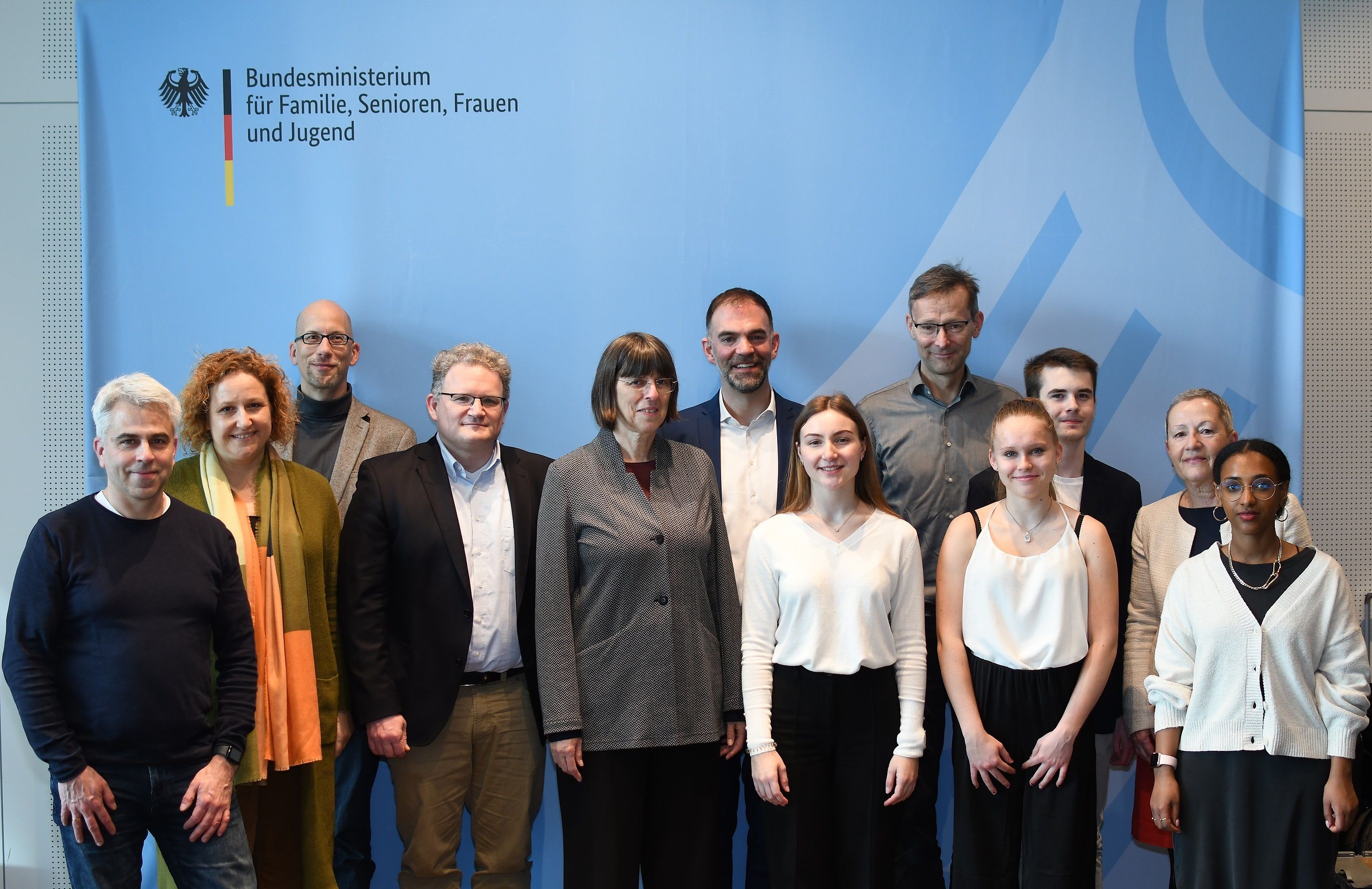 Die Staatssekretärin im Bundesfamilienministerium Margit Gottstein begrüßte den Beirat der BzKJ im Bundesministerium in Berlin.