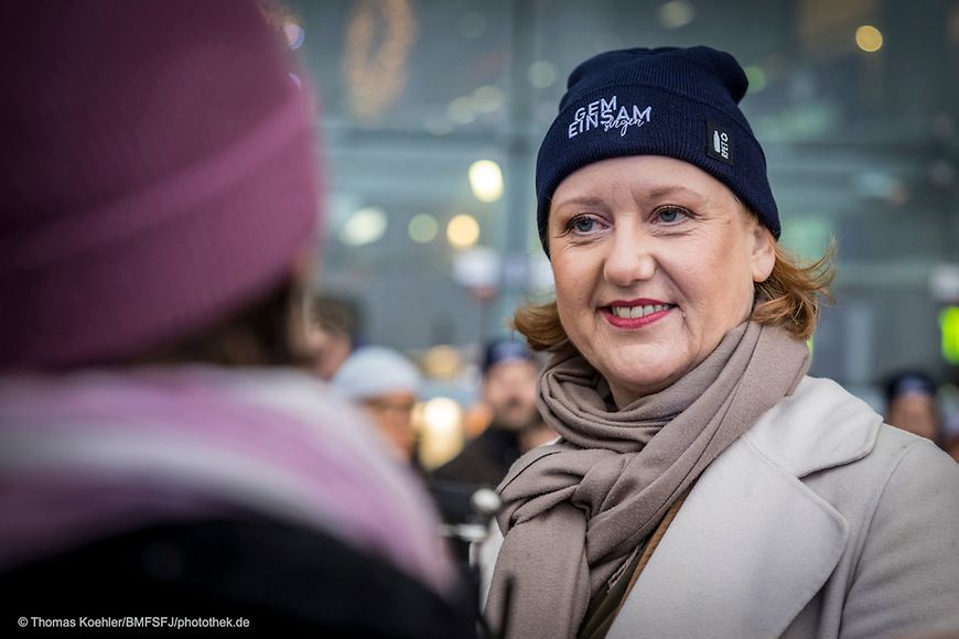 Lisa Paus bei der Kampagne gegen Einsamkeit.